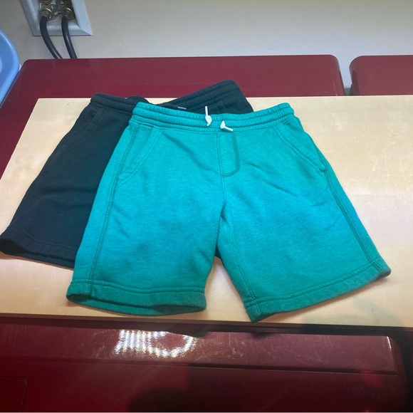 Old Navy boys jogger shorts size 8 (medium) 2-pack in black and green - Picture 5 of 5